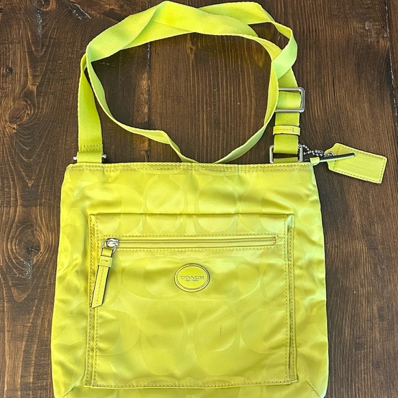 Coach Lemon Crossbody Bag - Picture 1 of 3